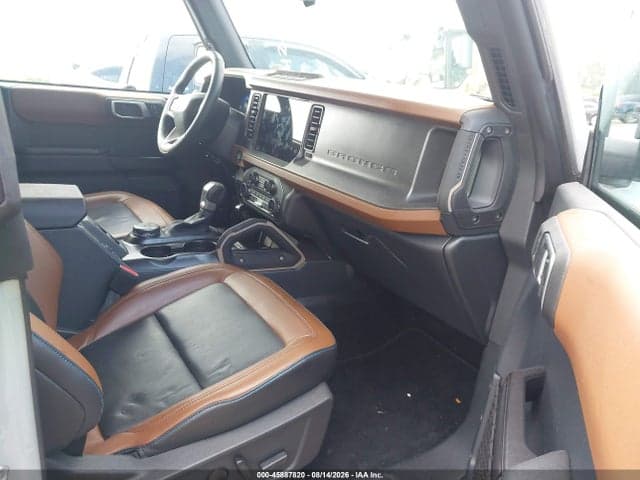 2024 FORD BRONCO OUTER BANKS 5