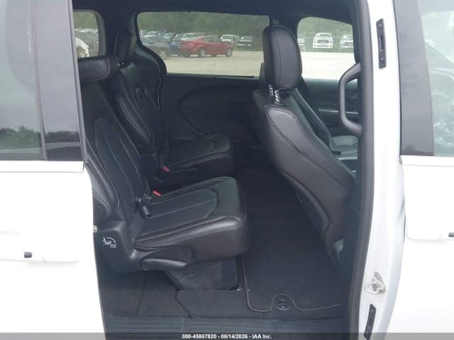 2026 CHRYSLER PACIFICA SELECT 8