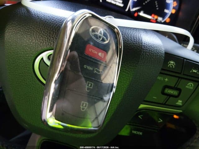 2025 TOYOTA CAMRY XSE 11