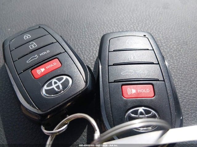 2025 TOYOTA CAMRY SE 11