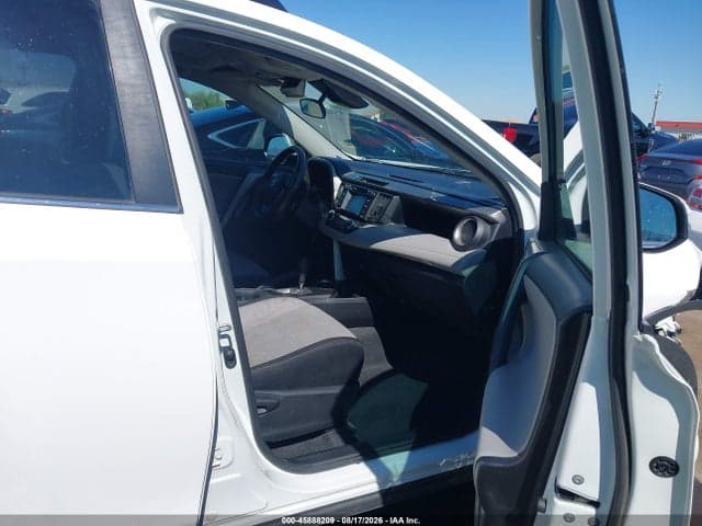 2017 TOYOTA RAV4 XLE 5