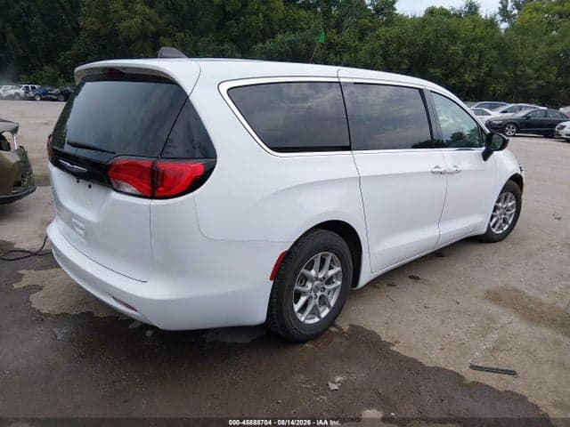 2024 CHRYSLER VOYAGER LX 4