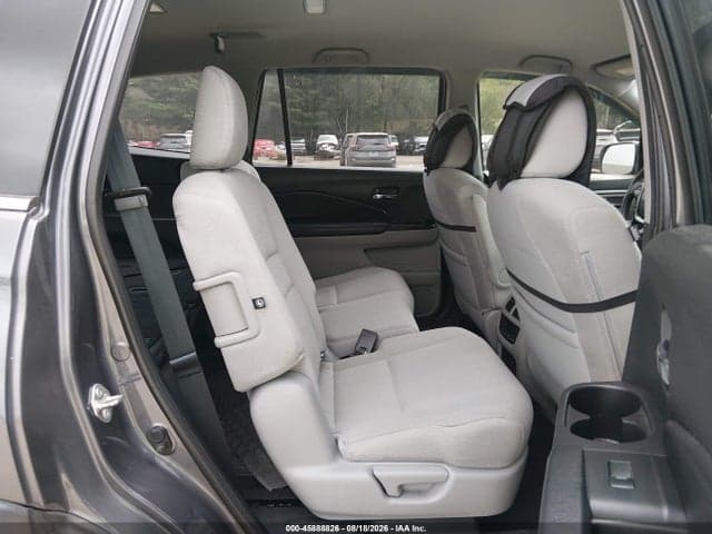 2018 HONDA PILOT EX 8