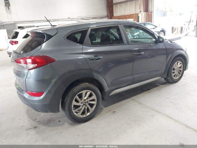2017 HYUNDAI TUCSON SE 4