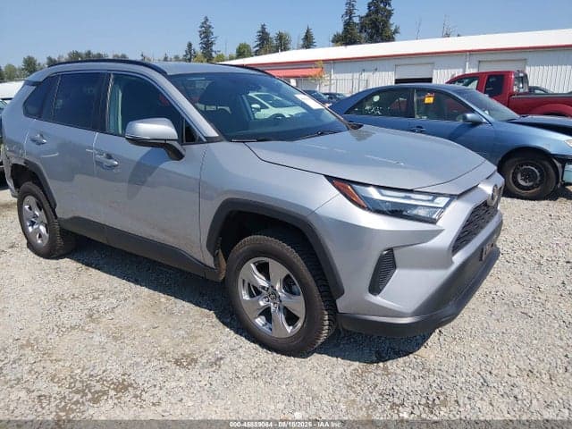 2022 TOYOTA RAV4 XLE 1