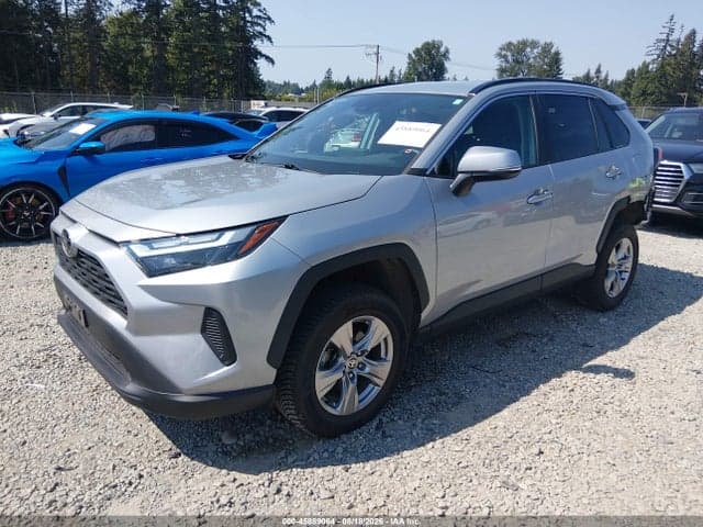 2022 TOYOTA RAV4 XLE 2