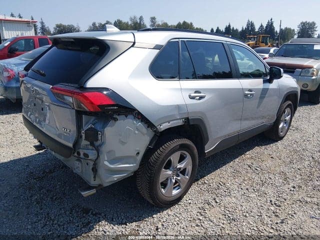 2022 TOYOTA RAV4 XLE 4