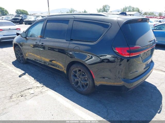 2027 CHRYSLER PACIFICA LIMITED 3