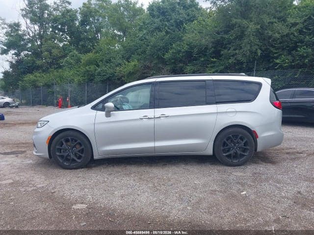 2022 CHRYSLER PACIFICA LIMITED 14