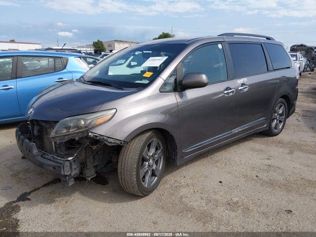 2017 TOYOTA SIENNA SE 8 PASSENGER 2