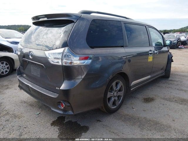 2017 TOYOTA SIENNA SE 8 PASSENGER 4