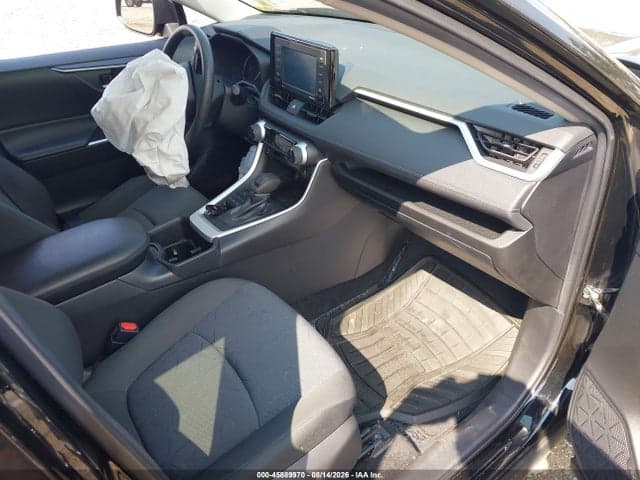 2022 TOYOTA RAV4 XLE 5