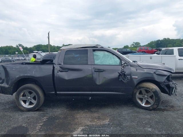 2017 RAM 1500 EXPRESS 4X4 5'7 BOX 12