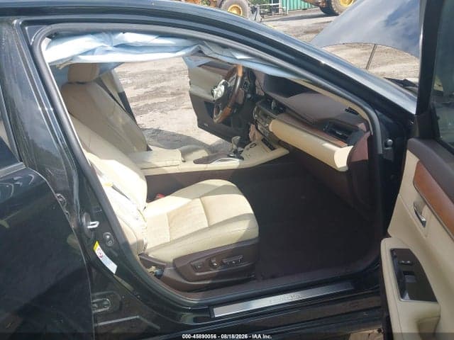 2017 LEXUS ES 300H 5