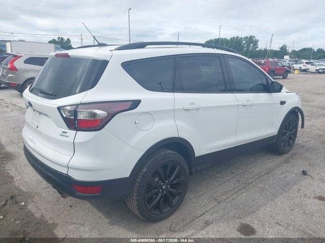 2017 FORD ESCAPE SE 4