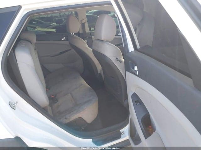 2020 HYUNDAI TUCSON SE 8