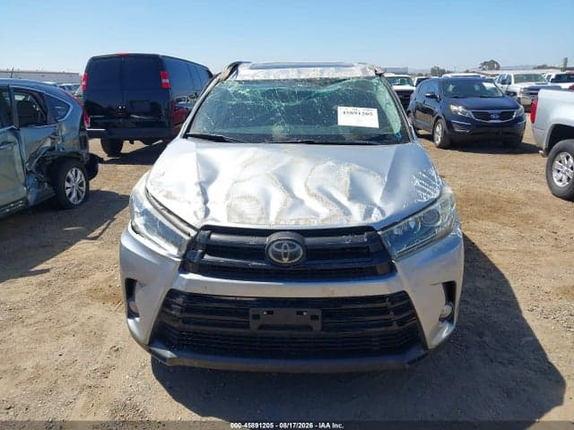 2018 TOYOTA HIGHLANDER SE 12