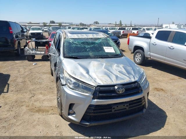 2018 TOYOTA HIGHLANDER SE 6