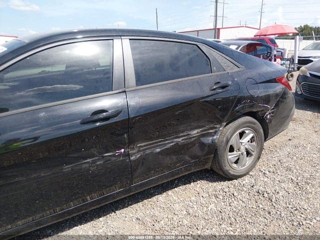 2024 HYUNDAI ELANTRA SE 6