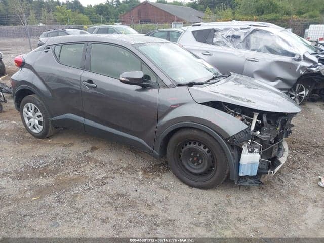 2020 TOYOTA C-HR LE 1