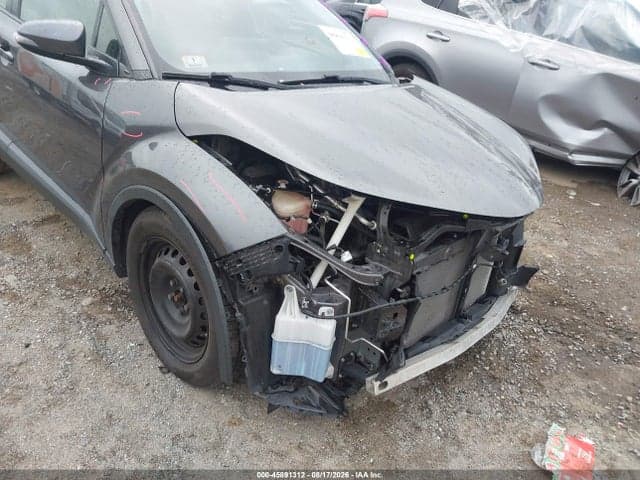 2020 TOYOTA C-HR LE 6