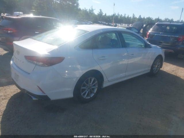 2019 HYUNDAI SONATA SE 4