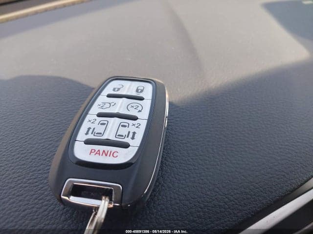 2027 CHRYSLER PACIFICA 11
