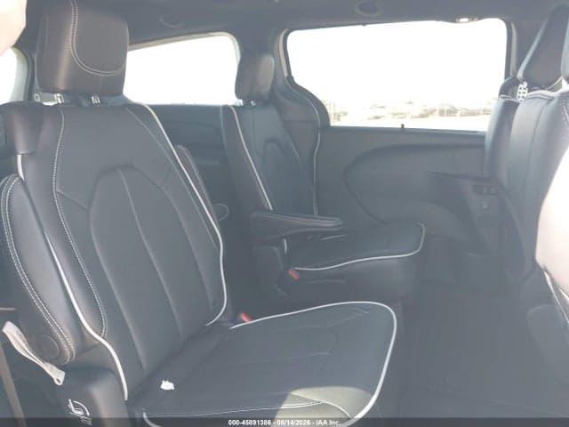 2027 CHRYSLER PACIFICA 8