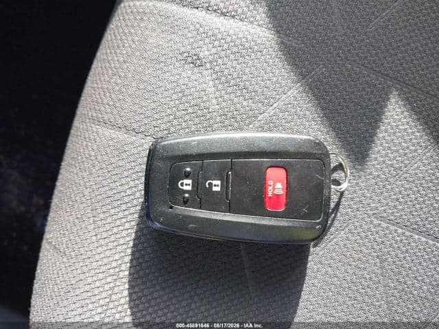 2019 TOYOTA RAV4 XLE 11