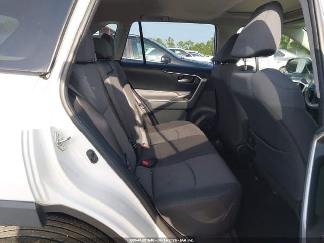 2019 TOYOTA RAV4 XLE 8