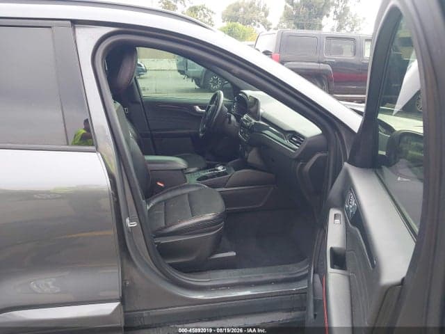 2023 FORD ESCAPE ST-LINE 5