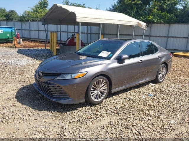 2018 TOYOTA CAMRY XLE 2