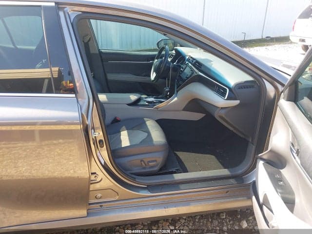 2018 TOYOTA CAMRY XLE 5