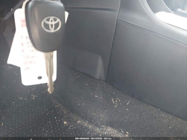2017 TOYOTA COROLLA LE 11