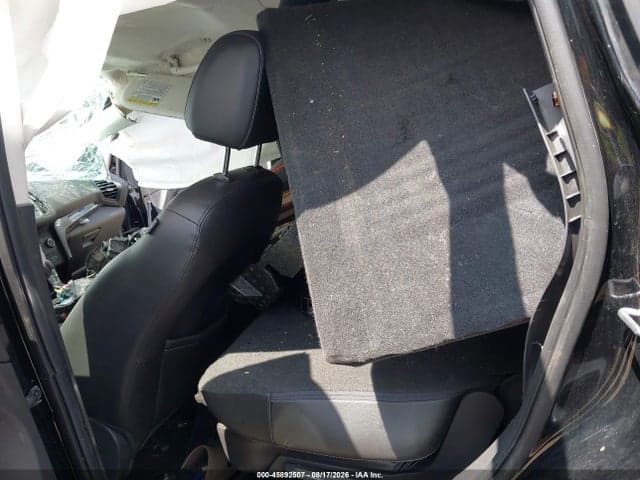2017 FORD ESCAPE SE 8