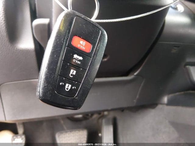2019 TOYOTA CAMRY SE 11