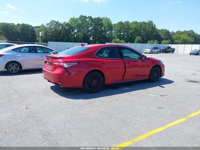 2019 TOYOTA CAMRY SE 4
