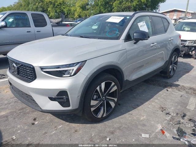 2025 VOLVO XC40 B5 PLUS DARK THEME 2
