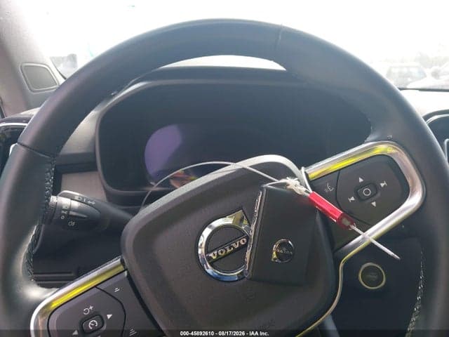 2025 VOLVO XC40 B5 PLUS DARK THEME 11