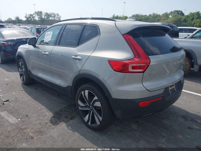 2025 VOLVO XC40 B5 PLUS DARK THEME 3