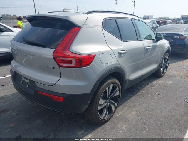 2025 VOLVO XC40 B5 PLUS DARK THEME 4