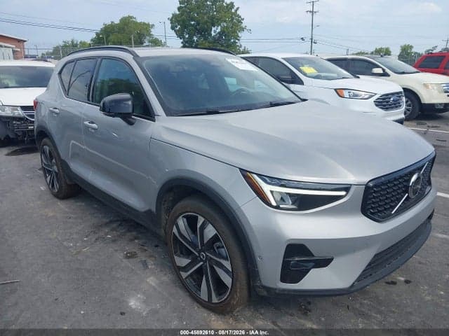 2025 VOLVO XC40 B5 PLUS DARK THEME 6