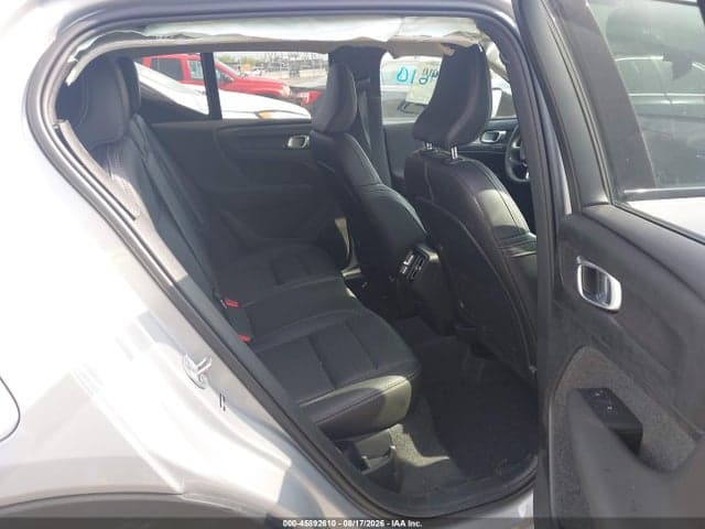 2025 VOLVO XC40 B5 PLUS DARK THEME 8