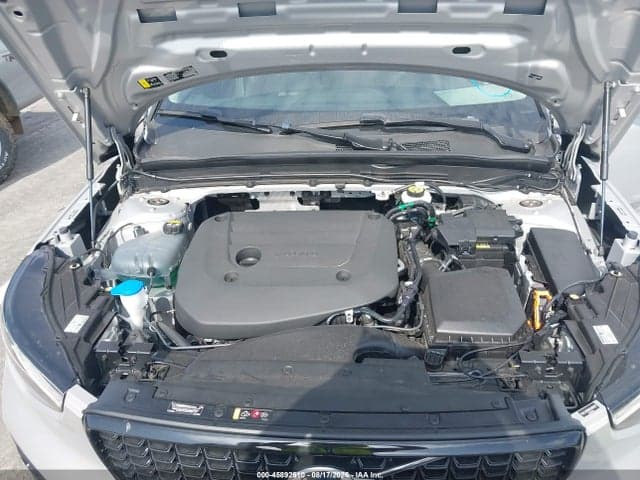 2025 VOLVO XC40 B5 PLUS DARK THEME 10