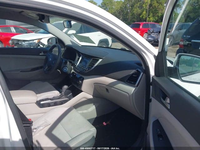 2018 HYUNDAI TUCSON SE 5