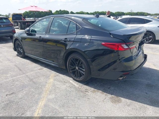 2026 TOYOTA CAMRY SE 3
