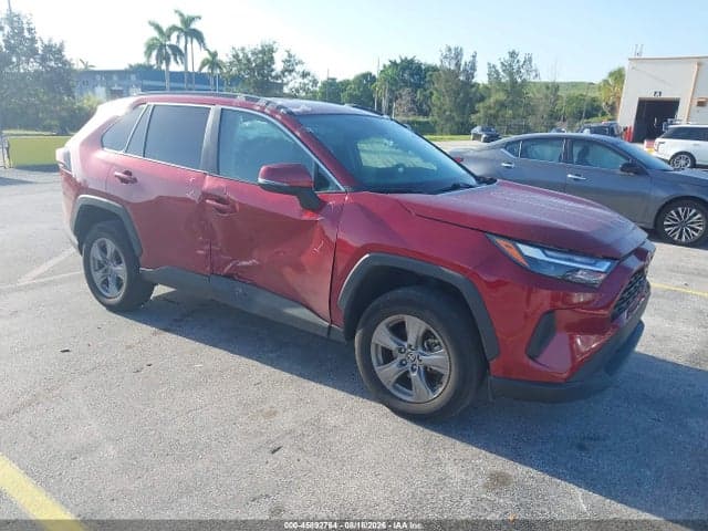 2025 TOYOTA RAV4 XLE 1