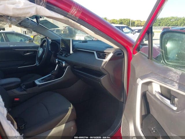 2025 TOYOTA RAV4 XLE 5