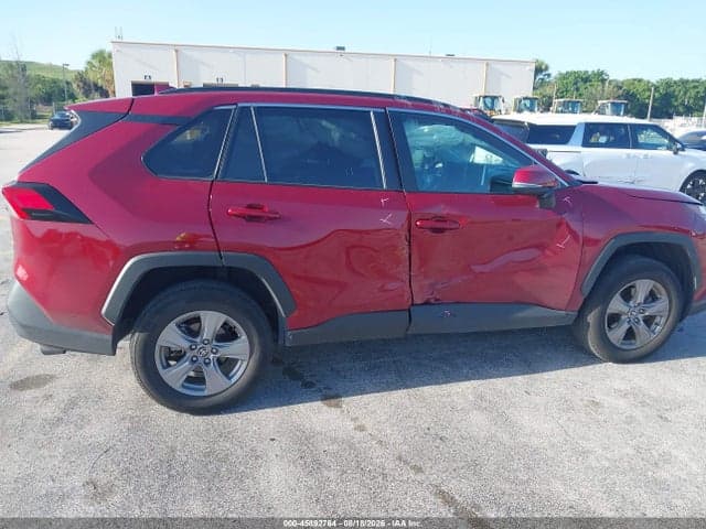 2025 TOYOTA RAV4 XLE 6