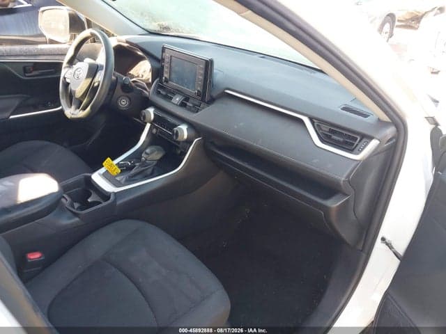 2019 TOYOTA RAV4 LE 5